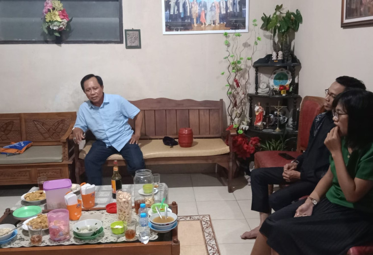 310 St. Antonius Padua Berbah: Doa Lingkungan ‘’Kamisan’’