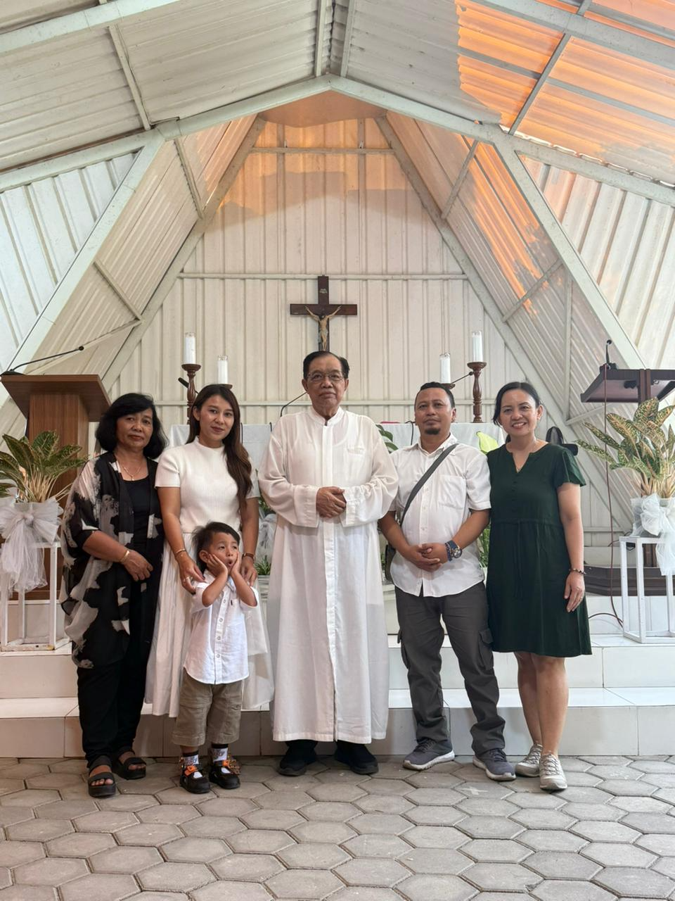041 St. Bartolomeus Brintikan: Lingkungan Santo Bartolomeus Brintikan Bersukacita atas Penerimaan Sakramen Baptis Anak