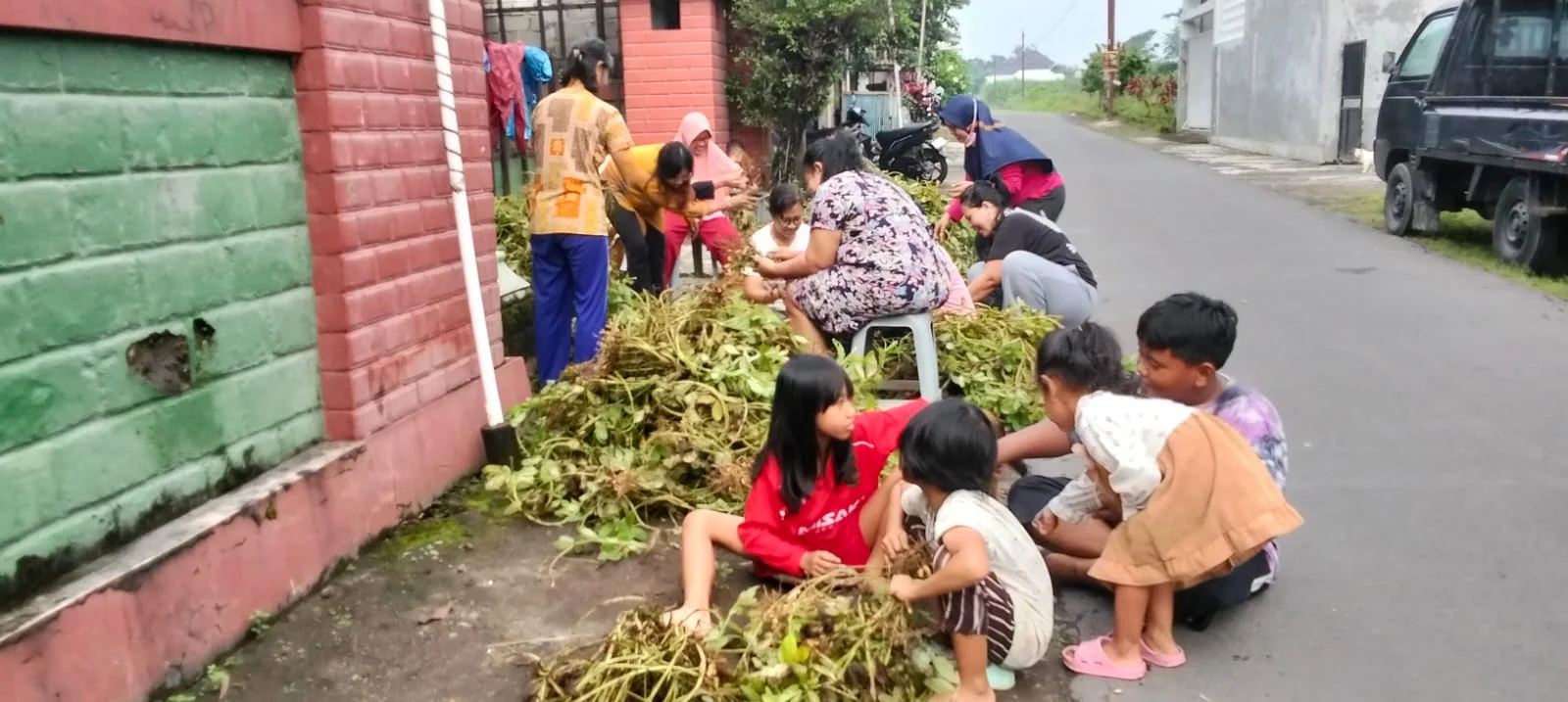 412 St. Paulus Temanggal II: 100% Katholik 100% Indonesia Edisi Inisiator dI Lingkup Lingkungan RT