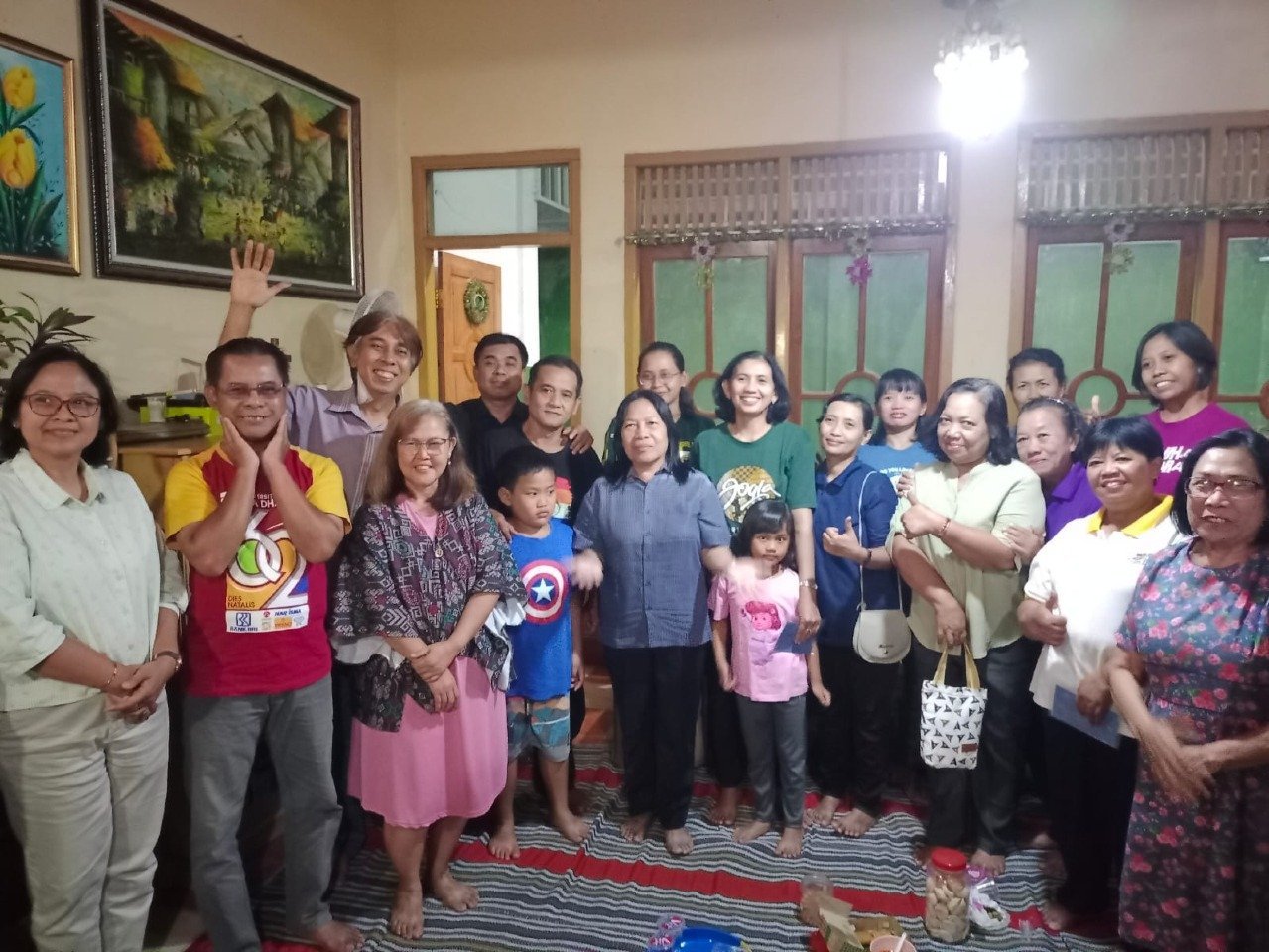 414 Lingkungan St. Lukas Somodaran: Anjangsana Umat Lingkungan yang Sakit